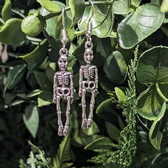 Halloween Earrings 3/$10 - 💀Scary Skelly💀 - Picture 1 of 1